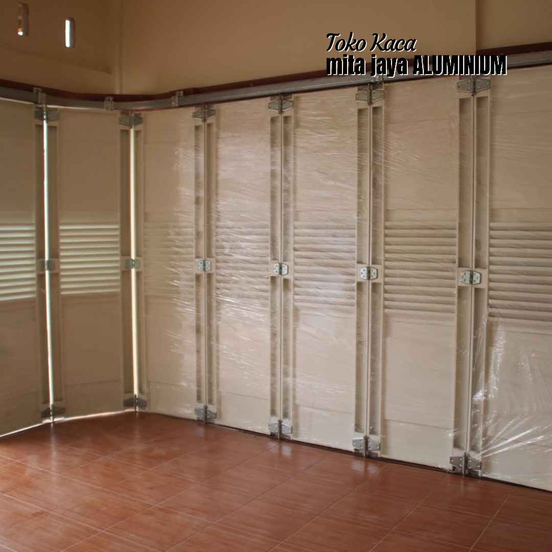 Harga Pintu Garasi Aluminium Lipat di Rawalumbu Bekasi