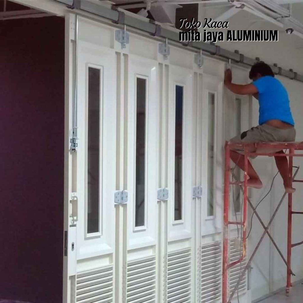 Harga Pintu Garasi Aluminium Lipat di Pondok Gede Bekasi