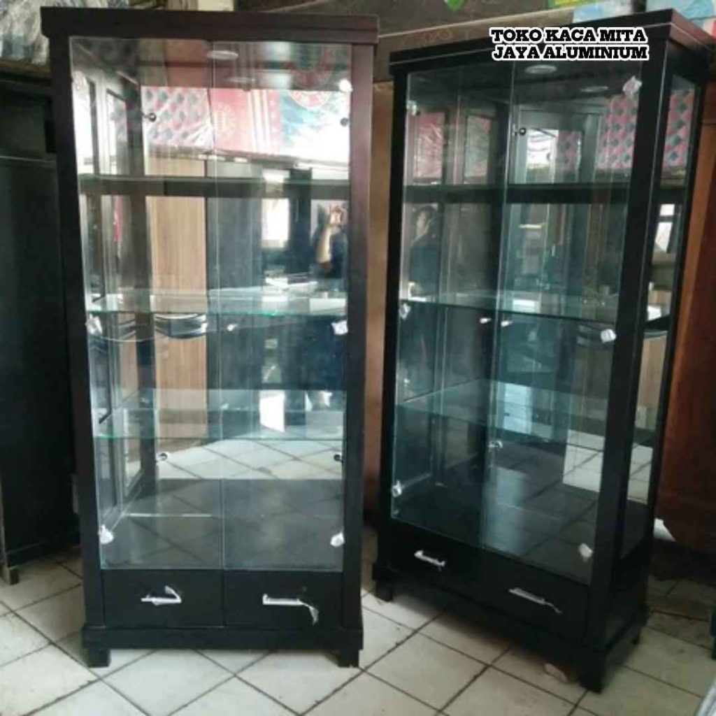 Tempat buat lemari kaca hias aluminium Bekasi